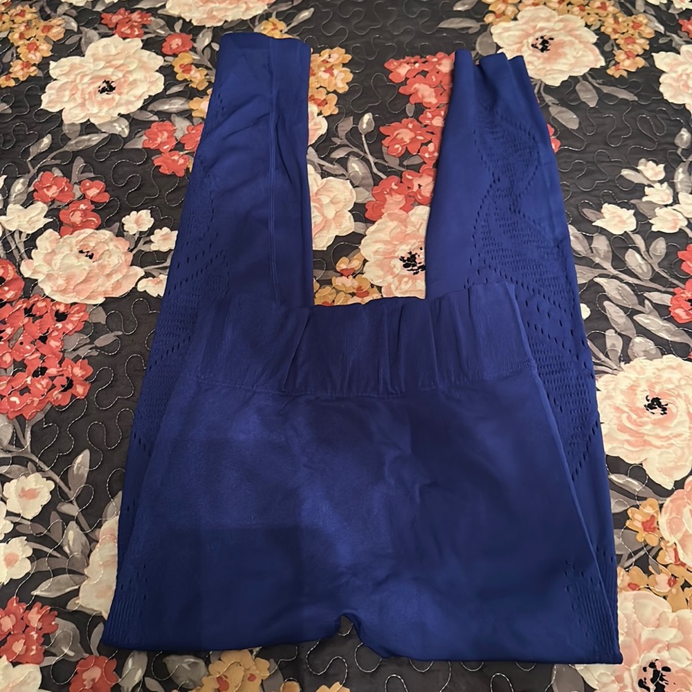 Blue leggings
